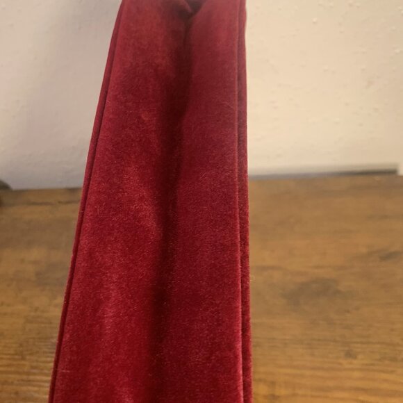 Velvet Gucci Beauty Limited Edition Makeup Bag - Picture 7 of 10